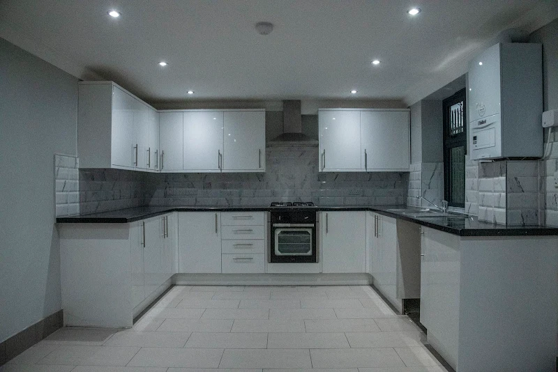 Self Build vs Contractor Build