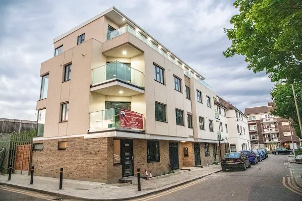 Self Build vs Contractor Build